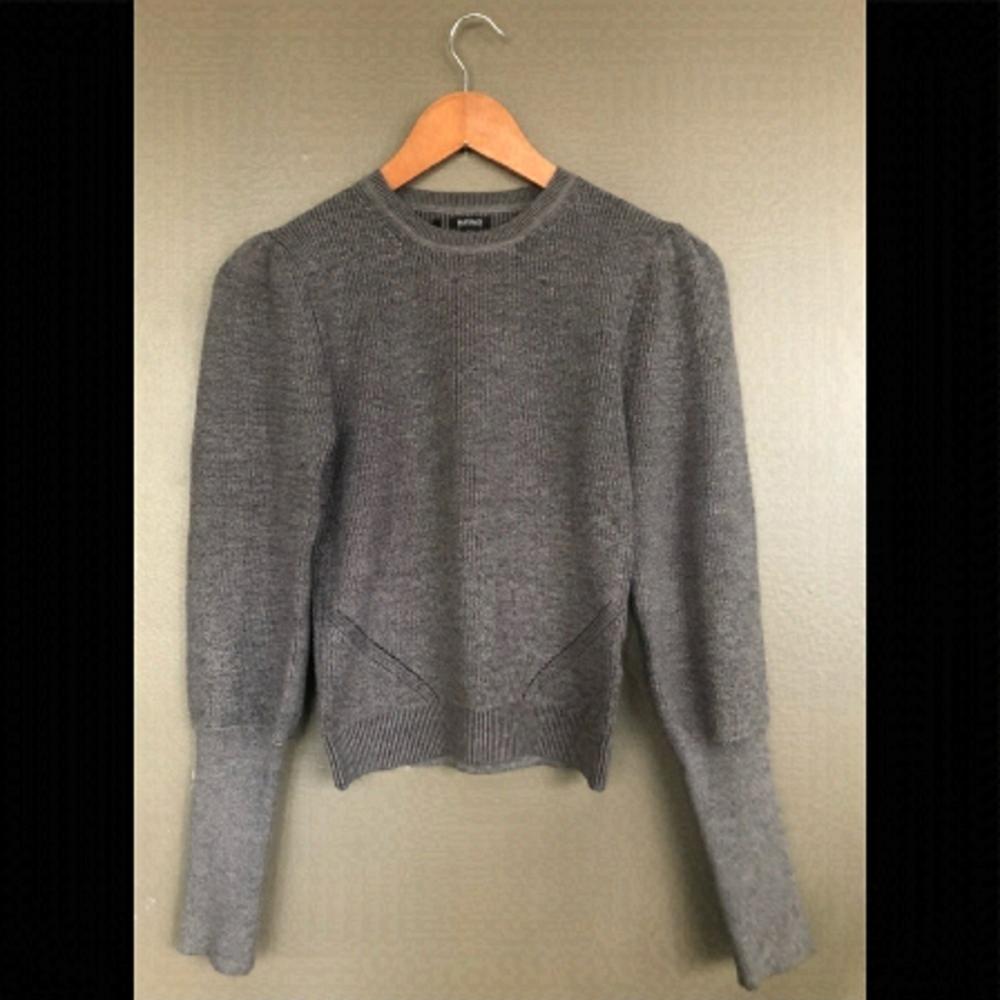 NWOT, Dex  ( Buffalo) grey Soft fitted sweater. Size Med.